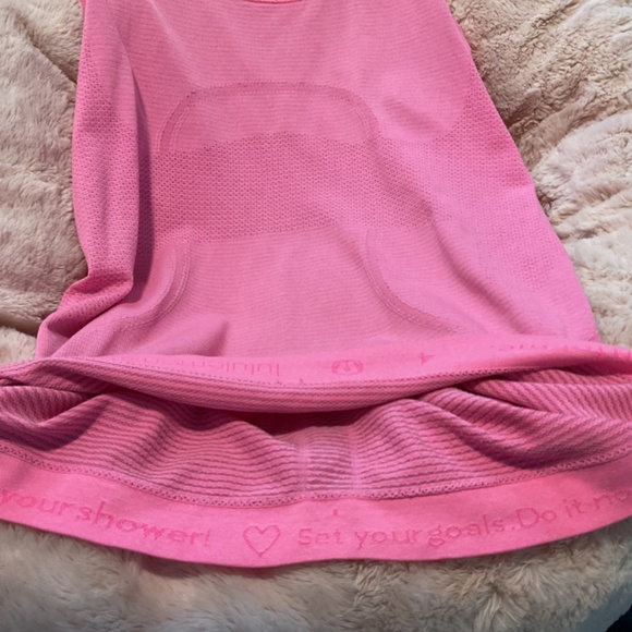 Lululemon swiftly Tech Racerback Tank top 2.0 - Picture 3 of 3